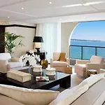 מלון Barriere Le Majestic 5*