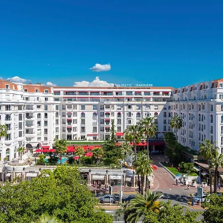 Barriere Le Majestic Отель