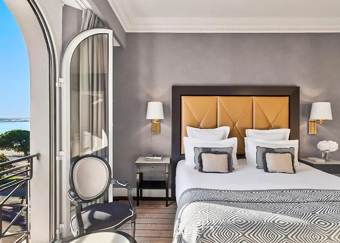 Otel Barriere Le Majestic 5*