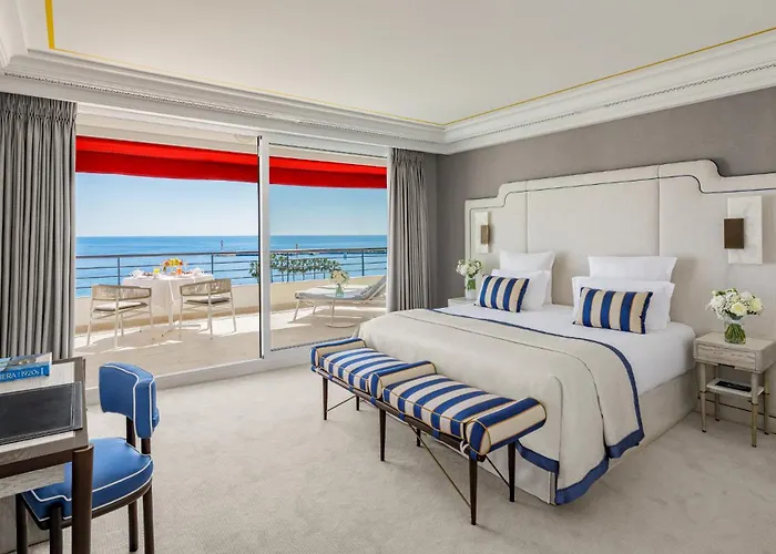 Otel Barriere Le Majestic 5*