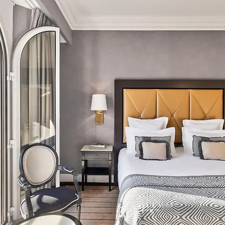 호텔 Barriere Le Majestic 5*