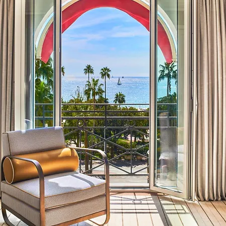 Hotel Barrière Le Majestic 5*