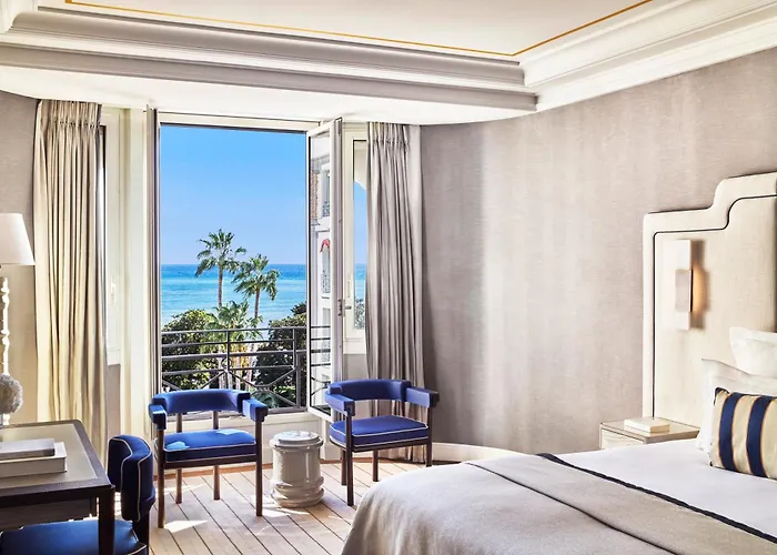 Barriere Le Majestic Отель